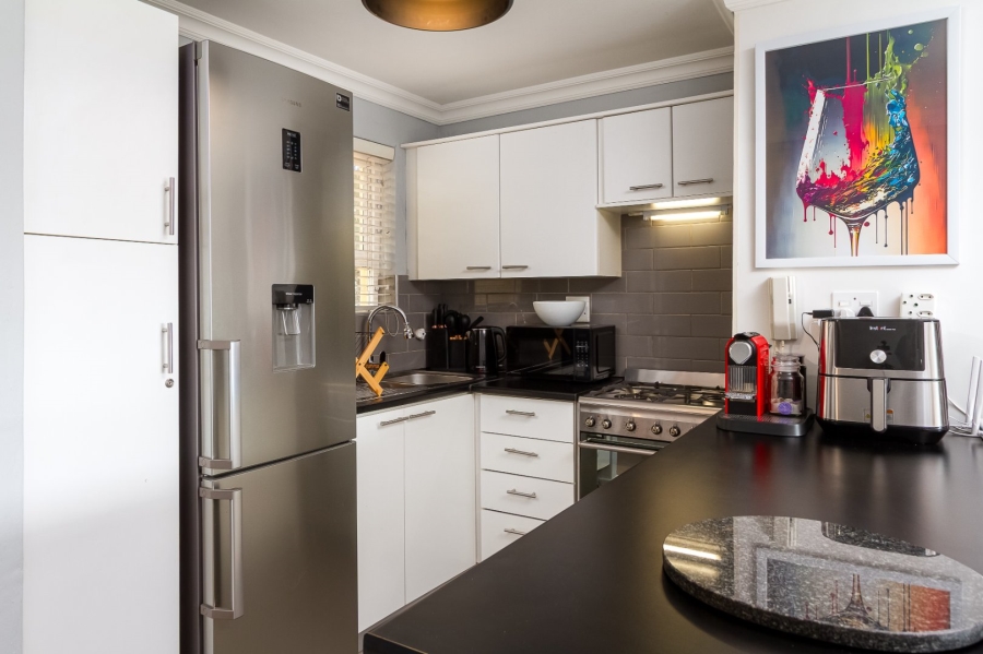 2 Bedroom Property for Sale in Green Point Western Cape